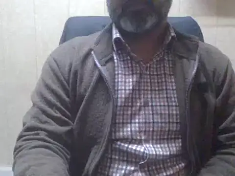 Snapshot of hairymaster95 chatting on 01/18/25, 11:32 hairymaster95 online show from 01/18/25, 11:32