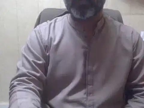 Snapshot of hairymaster95 chatting on 02/03/25, 04:04 hairymaster95 online show from 02/03/25, 04:04