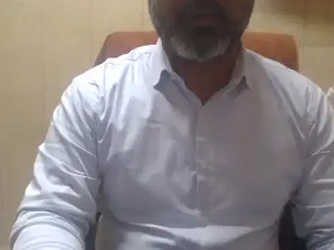 Snapshot of hairymaster95 chatting on 02/04/25, 04:05 hairymaster95 online show from 02/04/25, 04:05