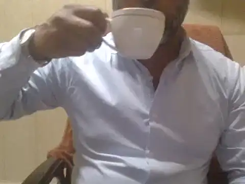 Snapshot of hairymaster95 chatting on 02/04/25, 12:11 hairymaster95 online show from 02/04/25, 12:11