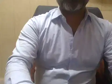 Snapshot of hairymaster95 chatting on 02/10/25, 07:47 hairymaster95 online show from 02/10/25, 07:47