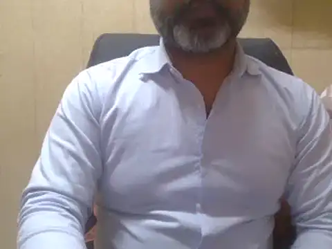 Snapshot of hairymaster95 chatting on 02/12/25, 04:12 hairymaster95 online show from 02/12/25, 04:12