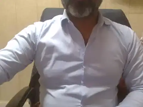 Snapshot of hairymaster95 chatting on 02/12/25, 07:13 hairymaster95 online show from 02/12/25, 07:13