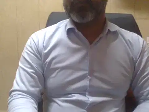 Snapshot of hairymaster95 chatting on 02/12/25, 10:35 hairymaster95 online show from 02/12/25, 10:35