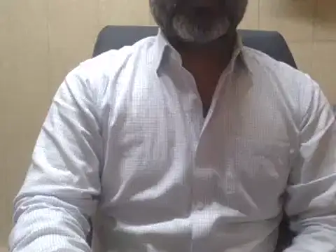 Snapshot of hairymaster95 chatting on 02/13/25, 04:11 hairymaster95 online show from 02/13/25, 04:11