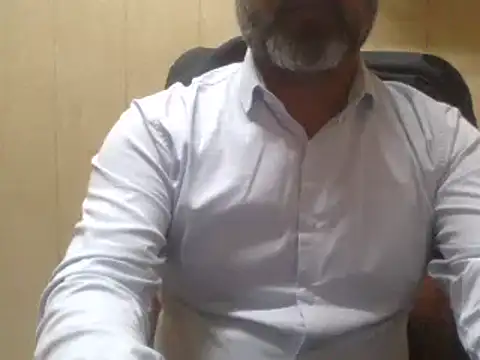 Snapshot of hairymaster95 chatting on 02/17/25, 03:58 hairymaster95 online show from 02/17/25, 03:58