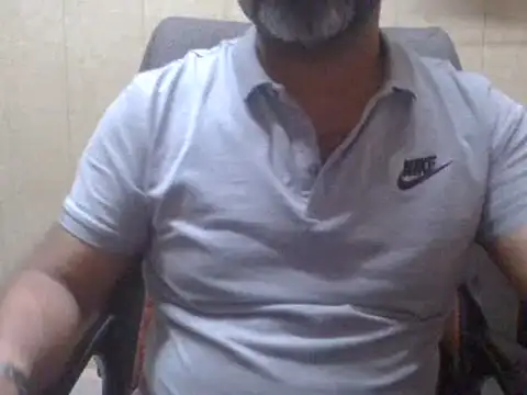 Snapshot of hairymaster95 chatting on 02/23/25, 07:00 hairymaster95 online show from 02/23/25, 07:00