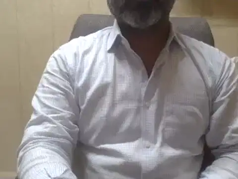 Snapshot of hairymaster95 chatting on 02/26/25, 10:04 hairymaster95 online show from 02/26/25, 10:04