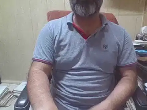 Snapshot of hairymaster95 chatting on 09/14/25, 07:18 hairymaster95 online show from 09/14/25, 07:18