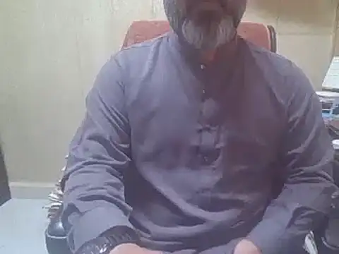 Snapshot of hairymaster95 chatting on 10/04/25, 03:59 hairymaster95 online show from 10/04/25, 03:59
