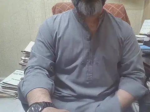 Snapshot of hairymaster95 chatting on 10/08/25, 03:26 hairymaster95 online show from 10/08/25, 03:26