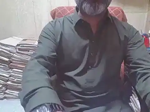 hairymaster95 online show from 10/23/25, 04:34