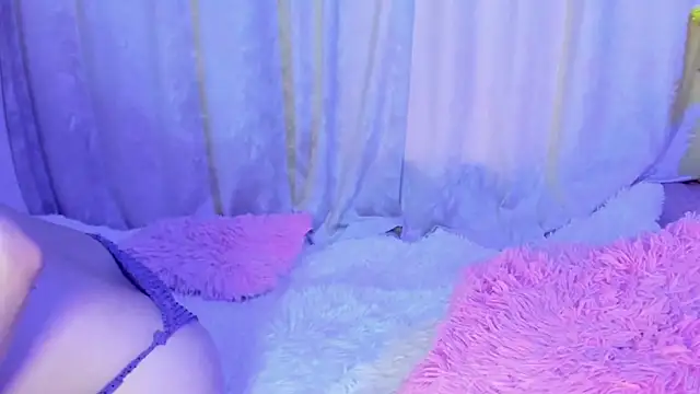 Snapshot of Mia_Wintermood chatting on 03/21/25, 12:28 Mia Wintermood online show from 03/21/25, 12:28