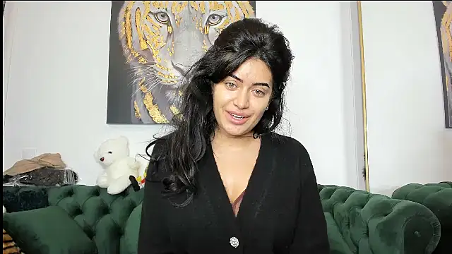 AnnaKarin online show from 02/25/25, 10:26