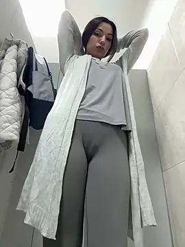 Snapshot of _MiaQueen_ chatting on 03/03/25, 11:35  MiaQueen  online show from 03/03/25, 11:35