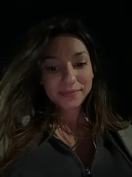 Snapshot of _MiaQueen_ chatting on 03/14/25, 01:37  MiaQueen  online show from 03/14/25, 01:37