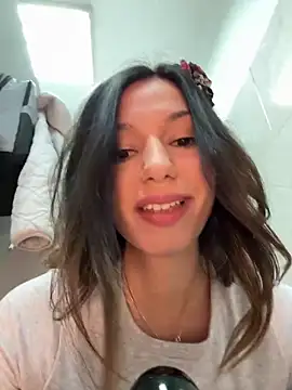 Snapshot of _MiaQueen_ chatting on 03/16/25, 09:37  MiaQueen  online show from 03/16/25, 09:37