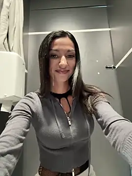 Snapshot of _MiaQueen_ chatting on 09/25/25, 11:30  MiaQueen  online show from 09/25/25, 11:30