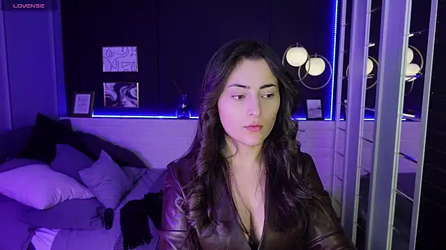 KylieMellow online show from 02/11/25, 05:47