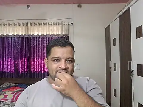 Snapshot of dhruv_love chatting on 04/13/26, 04:07 dhruv love online show from 04/13/26, 04:07