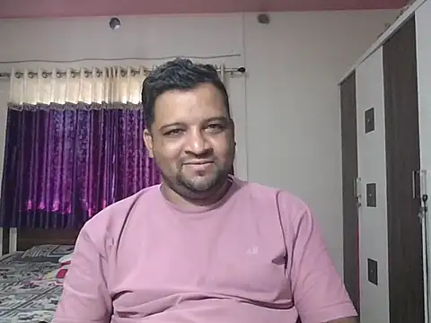 Snapshot of dhruv_love chatting on 04/14/26, 04:40 dhruv love online show from 04/14/26, 04:40