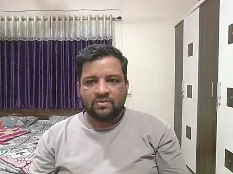 Snapshot of dhruv_love chatting on 05/15/26, 04:25 dhruv love online show from 05/15/26, 04:25