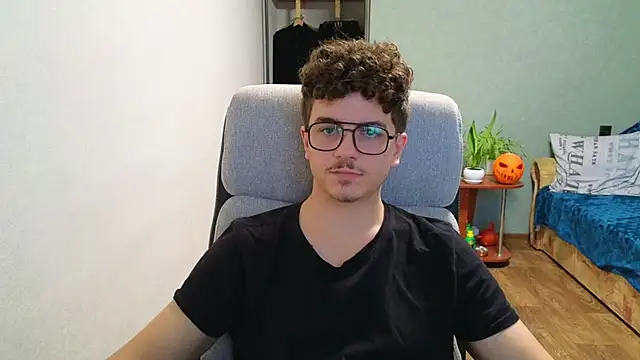 Remy Miles online show from 11/23/25, 01:33