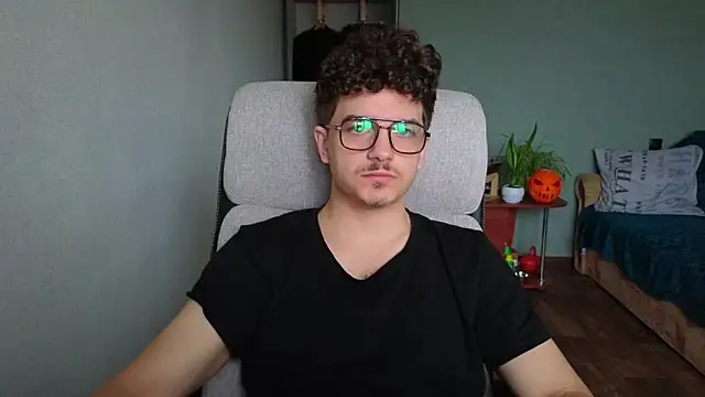 Remy Miles online show from 11/24/25, 09:09