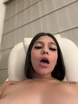 Alyshanon18 online show from 02/15/25, 04:47