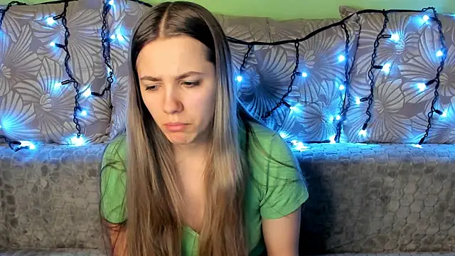 MaggieCake online show from 12/22/24, 07:22