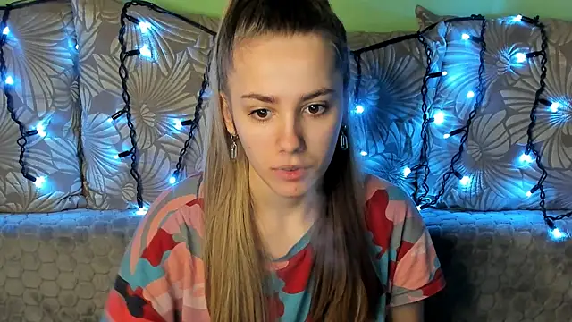 MaggieCake online show from 02/01/25, 03:41