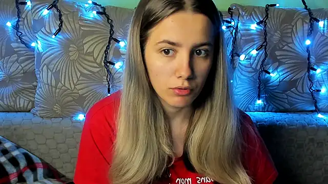 MaggieCake online show from 10/30/25, 03:52