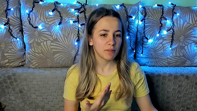 MaggieCake online show from 12/19/25, 04:08