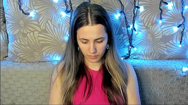 Snapshot of MaggieCake chatting on 06/25/26, 01:49 MaggieCake online show from 06/25/26, 01:49