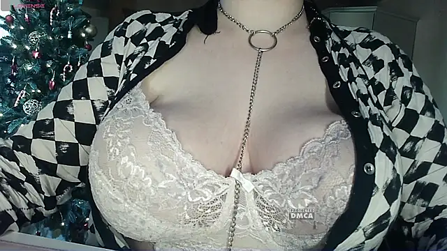 Snapshot of Mrs_Dream chatting on 07/11/26, 04:04 Mrs Dream online show from 07/11/26, 04:04