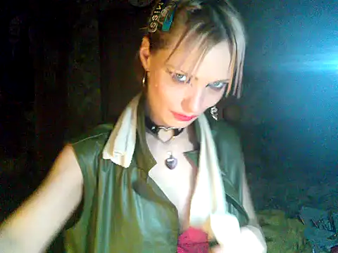Snapshot of WildMissNiks chatting on 12/16/24, 03:54 WildMissNiks online show from 12/16/24, 03:54
