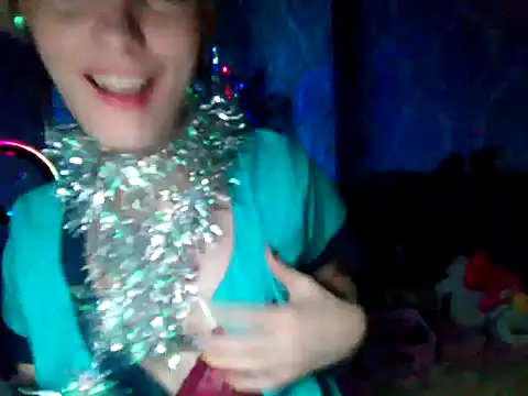 Snapshot of WildMissNiks chatting on 12/27/24, 01:28 WildMissNiks online show from 12/27/24, 01:28