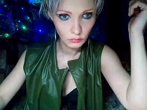 Snapshot of WildMissNiks chatting on 12/29/24, 02:10 WildMissNiks online show from 12/29/24, 02:10