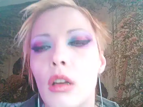 Snapshot of WildMissNiks chatting on 02/01/25, 11:21 WildMissNiks online show from 02/01/25, 11:21