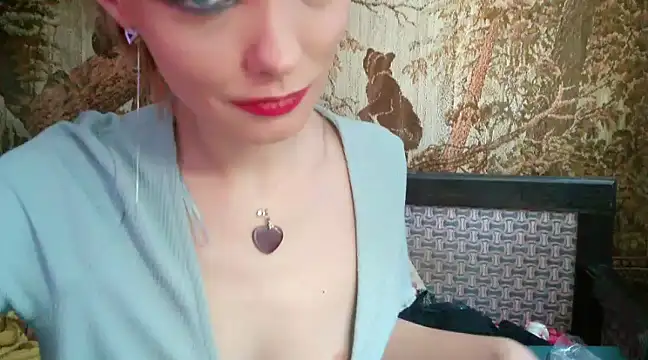 Snapshot of WildMissNiks chatting on 02/18/25, 11:33 WildMissNiks online show from 02/18/25, 11:33