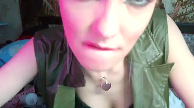 Snapshot of WildMissNiks chatting on 02/18/25, 02:38 WildMissNiks online show from 02/18/25, 02:38