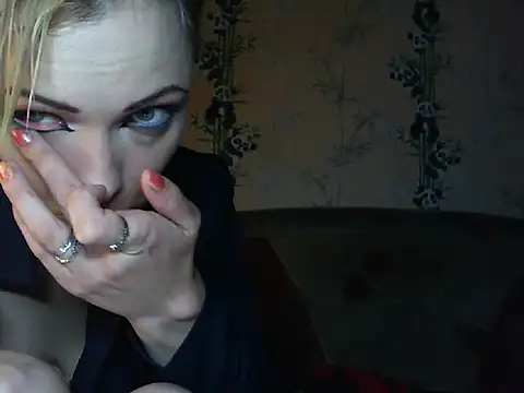 Snapshot of WildMissNiks chatting on 06/11/26, 06:11 WildMissNiks online show from 06/11/26, 06:11