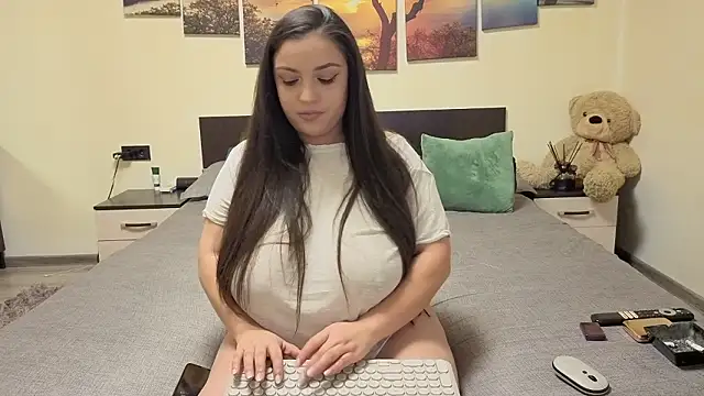 adelline online show from 02/05/26, 09:30