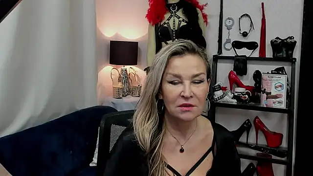 crystaLUX online show from 01/10/25, 09:02