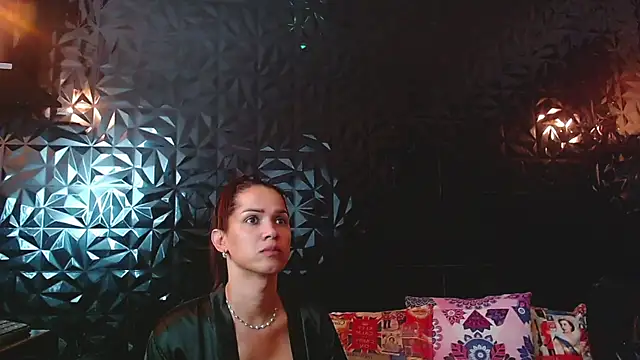 Snapshot of PINK__LOLA1 chatting on 10/21/25, 01:28 PINK  LOLA1 online show from 10/21/25, 01:28