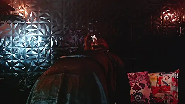 PINK  LOLA1 online show from 12/18/25, 08:04