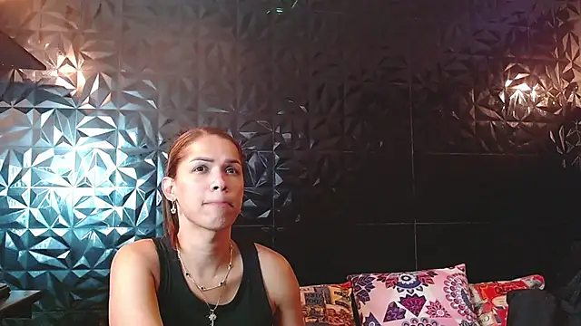 PINK  LOLA1 online show from 02/11/26, 12:37