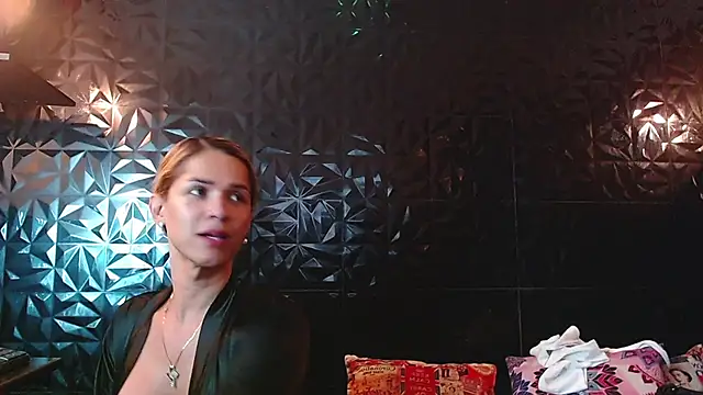 Snapshot of PINK__LOLA1 chatting on 06/12/26, 10:30 PINK LOLA1 online show from 06/12/26, 10:30