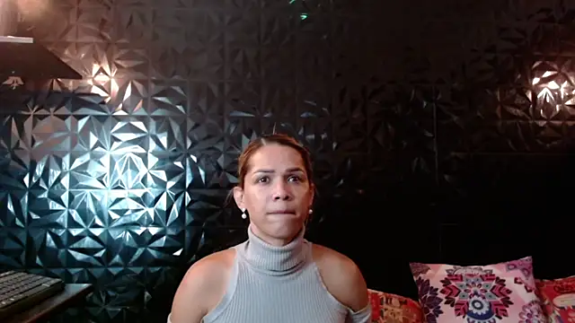 Snapshot of PINK__LOLA1 chatting on 06/26/26, 10:14 PINK LOLA1 online show from 06/26/26, 10:14
