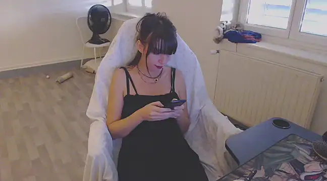 missthon0 online show from 12/06/24, 02:38